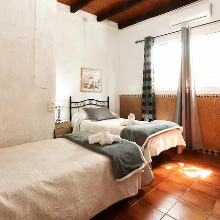 Molino De Lucero, * Теба